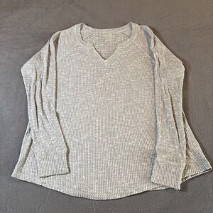American Eagle Women's Waffle Knit Shirt Size V-Neck Size Medium Gray